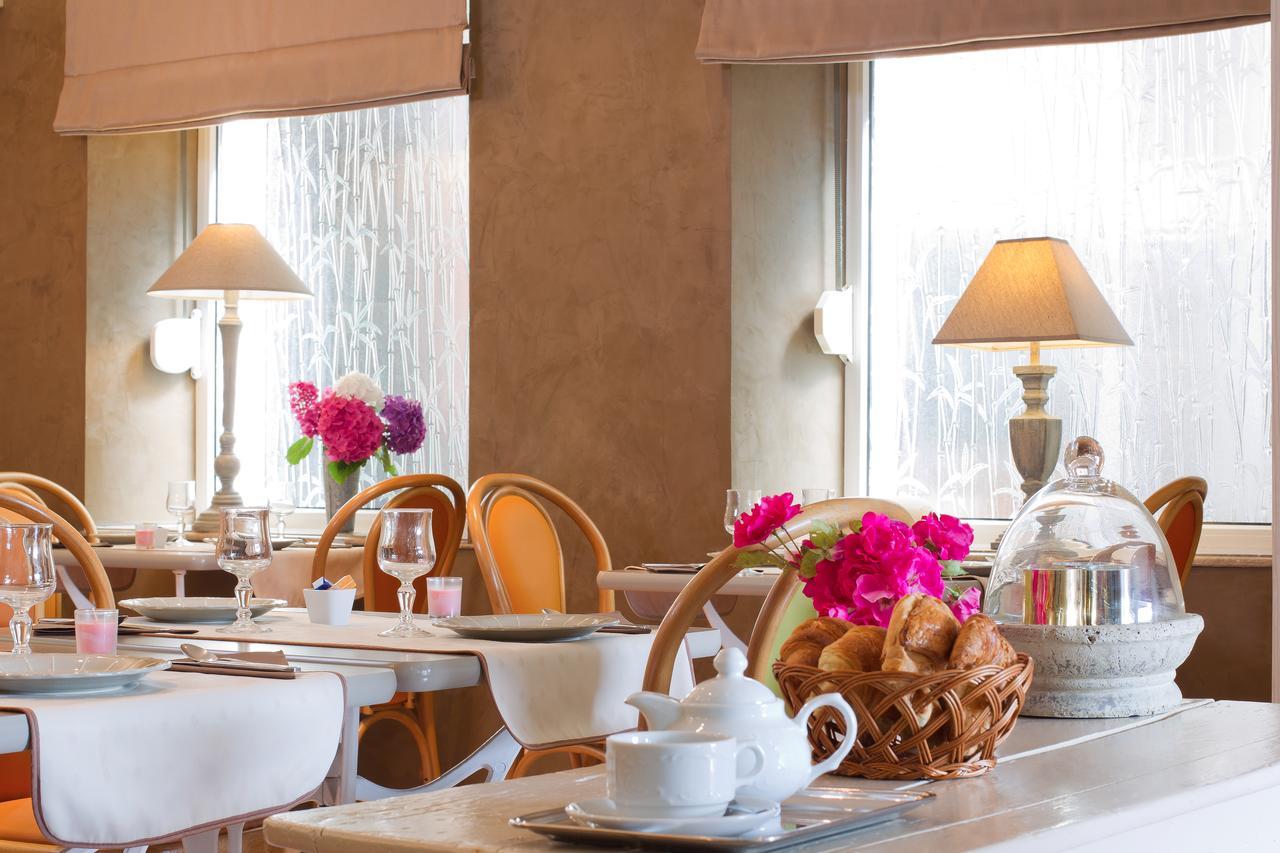 Hotel Le Roosevelt Givet Dış mekan fotoğraf