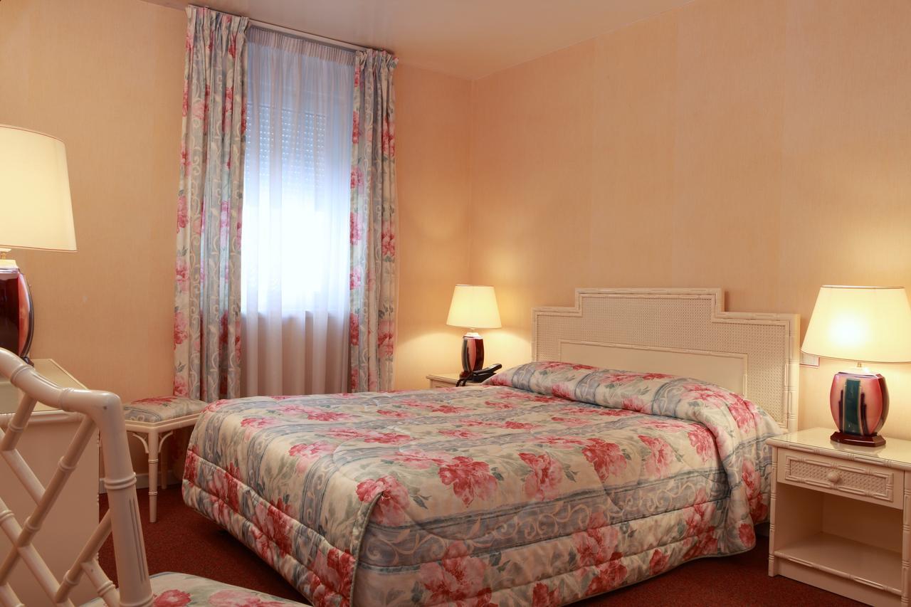 Hotel Le Roosevelt Givet Dış mekan fotoğraf